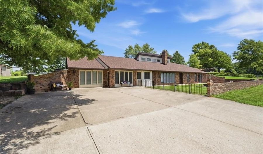 17274 Kansas Ave, Basehor, KS 66012 - 3 Beds, 3 Bath