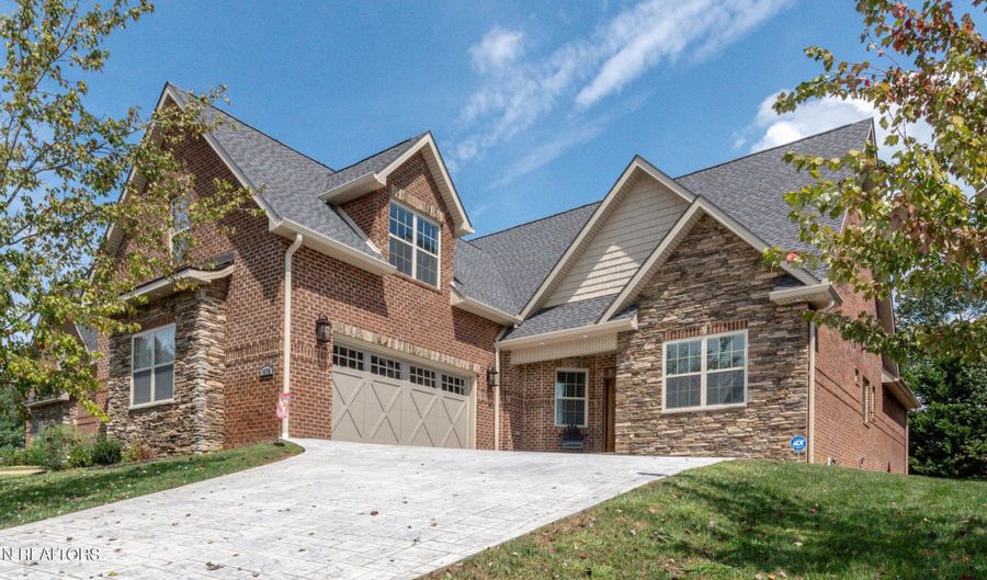 1574 Tsuga Dr, Alcoa, TN 37701 - 4 Beds, 2 Bath
