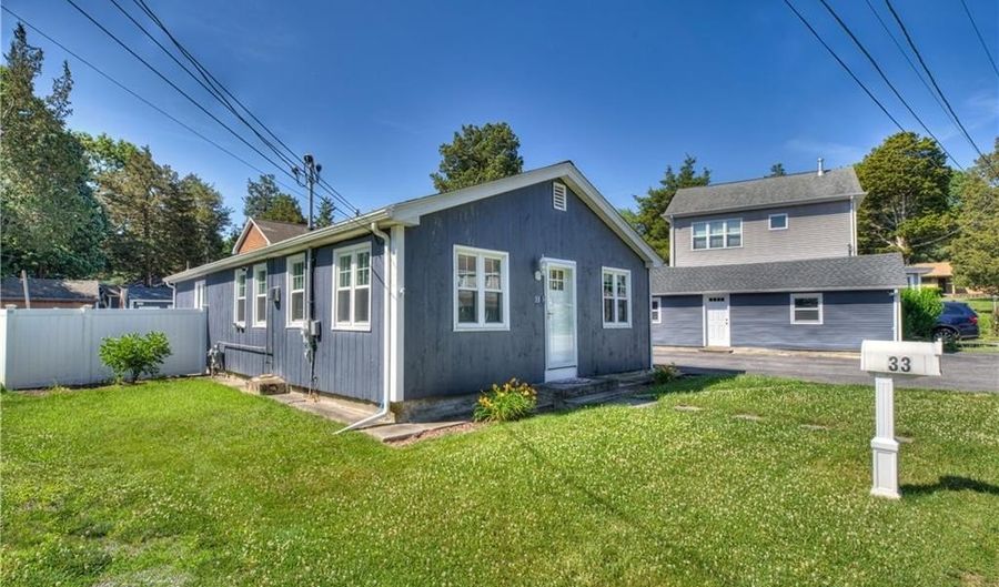 33 Spruce Ln, Bristol, RI 02809 - 2 Beds, 1 Bath