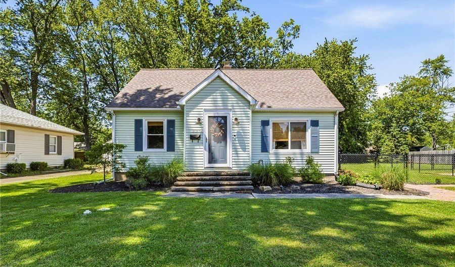2027 W 16th St, Ashtabula, OH 44004 - 3 Beds, 2 Bath