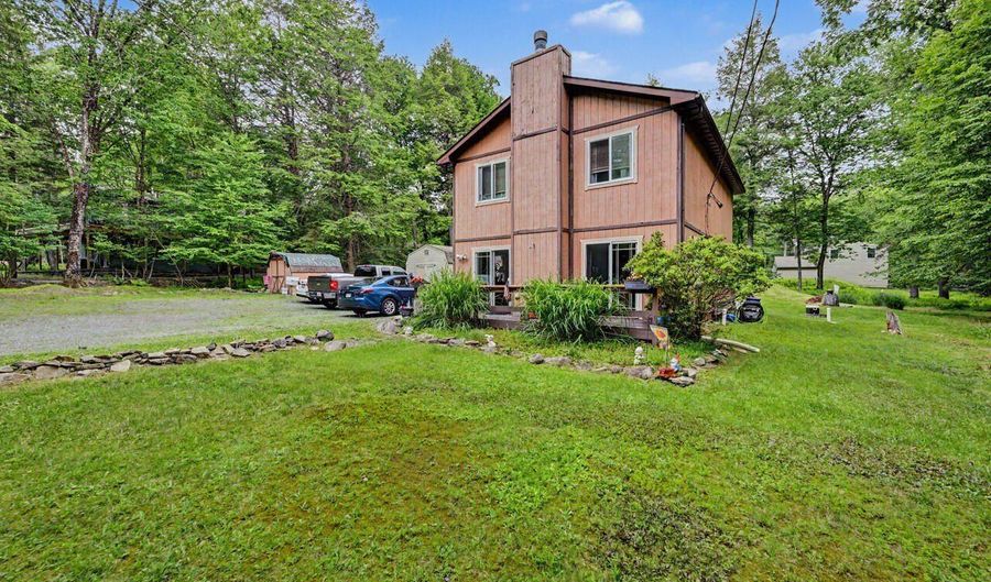 855 Towamensing Trl, Albrightsville, PA 18210 - 4 Beds, 3 Bath