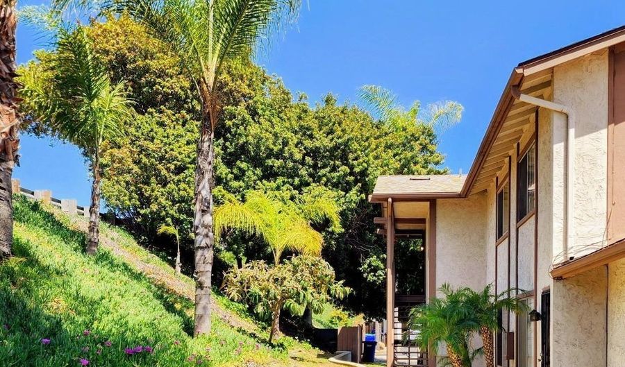 8293 ECHO DELL Rd, San Diego, CA 92119 - 2 Beds, 1 Bath