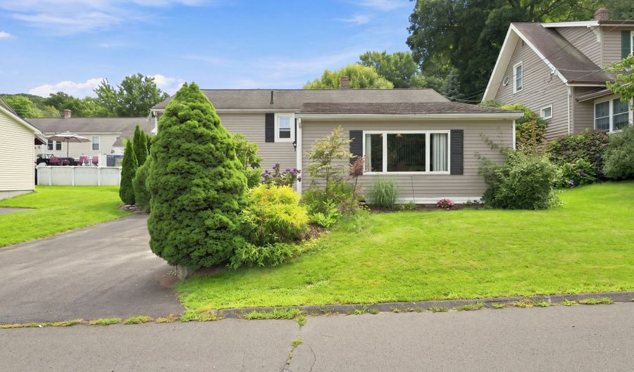 41 Taillon St, Bristol, CT 06010 - 3 Beds, 1 Bath