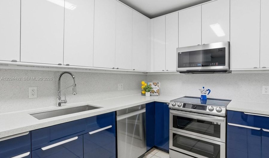 10185 Collins Ave 703, Bal Harbour, FL 33154 - 1 Beds, 1 Bath