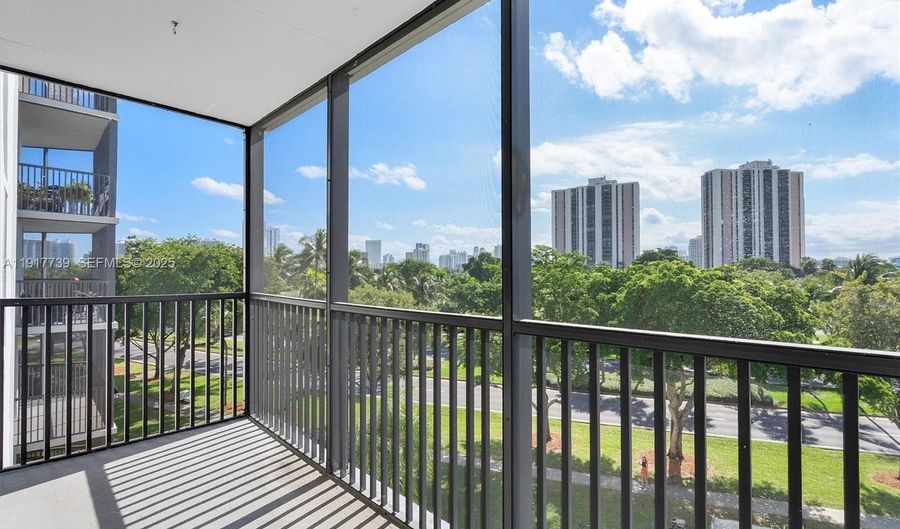 3101 N Country Club Dr 504, Aventura, FL 33180 - 1 Beds, 2 Bath