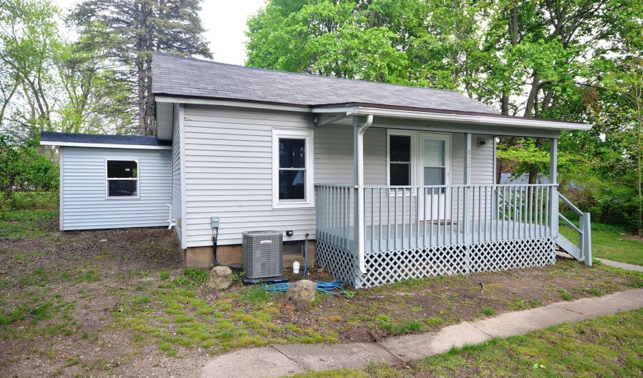 822 N Berrien St, Albion, MI 49224 - 3 Beds, 1 Bath