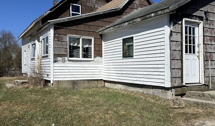 50 School St, Addison, ME 04606 - 4 Beds, 1 Bath
