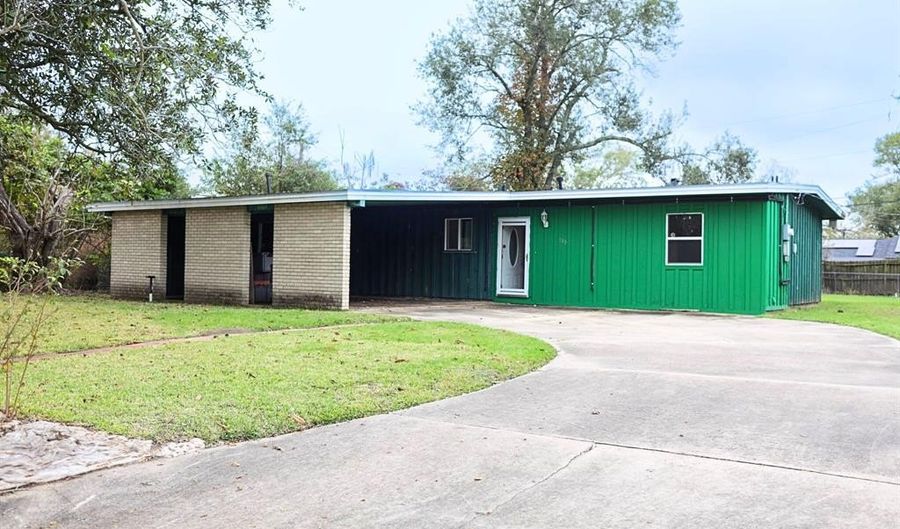 513 Holly St, Angleton, TX 77515 - 3 Beds, 1 Bath