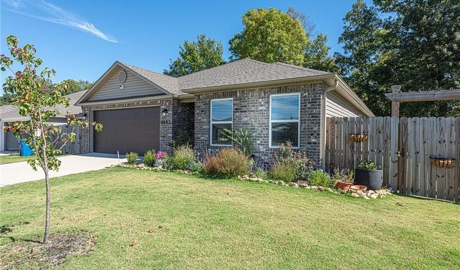 6803 SW Chestnut Hill Rd, Bentonville, AR 72713 - 3 Beds, 2 Bath