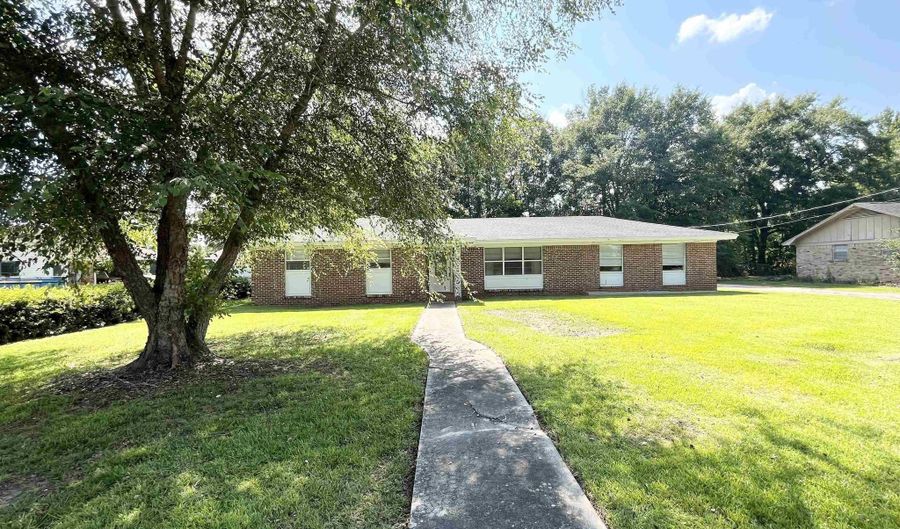 208 14th Ave, Atmore, AL 36502 - 3 Beds, 2 Bath
