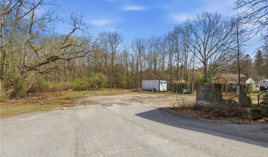 953 Victory Hwy, Burrillville, RI 02839 - 1 Beds, 2 Bath
