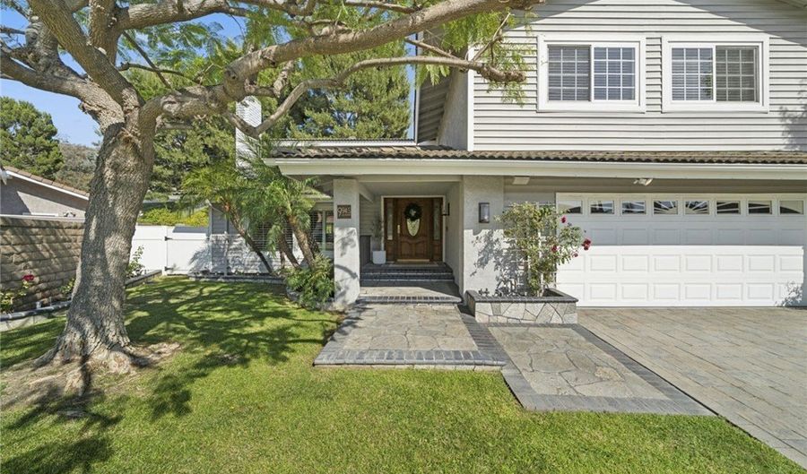 994 S La Salle Cir, Anaheim, CA 92807 - 5 Beds, 4 Bath