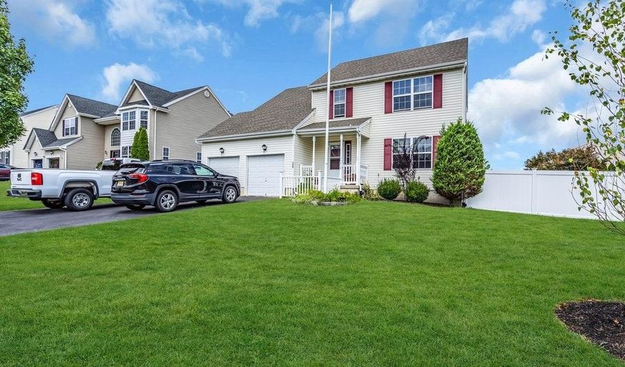36 TINA Way, Barnegat, NJ 08005 - 3 Beds, 3 Bath