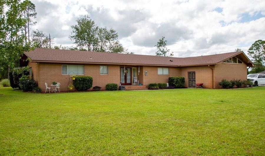 12 Clifton, Baxley, GA 31513 - 3 Beds, 2 Bath