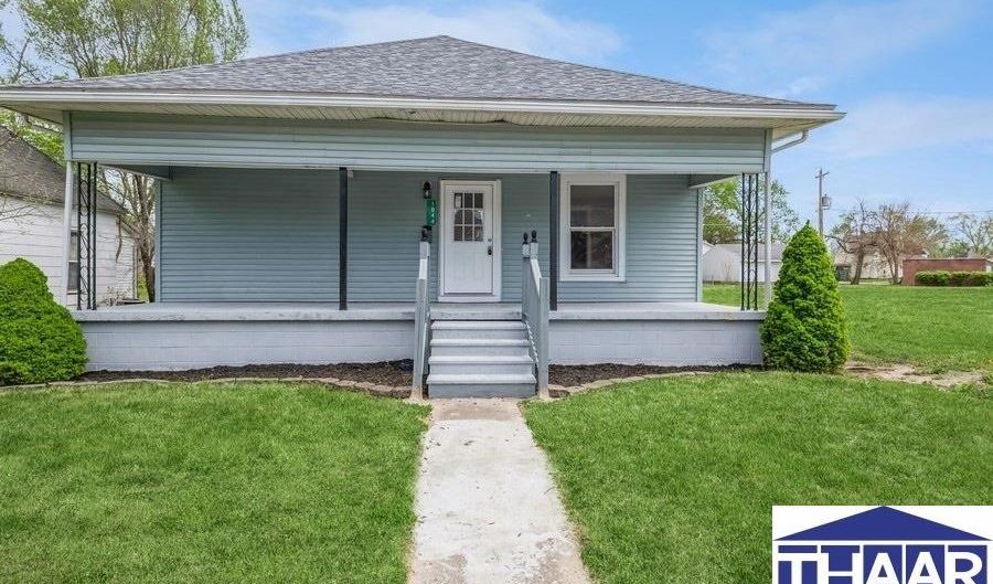 1044 S 4th St, Clinton, IN 47842 - 3 Beds, 1 Bath