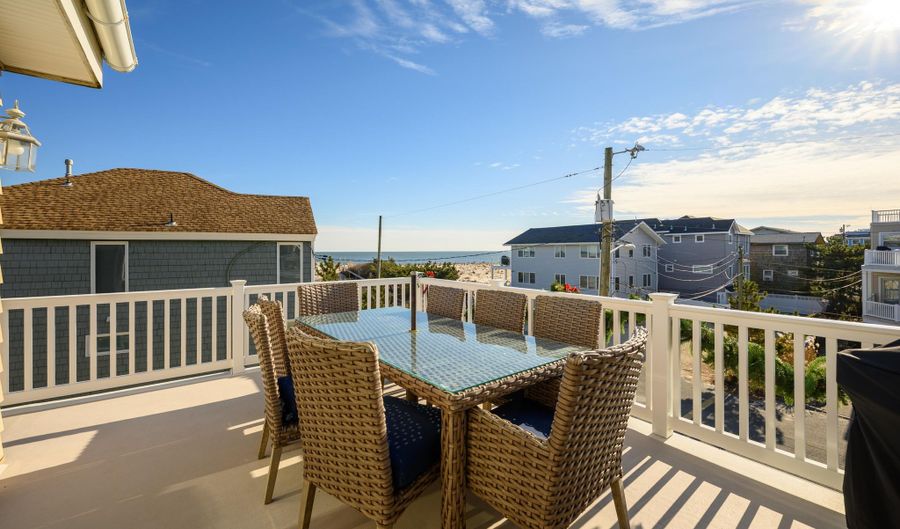 211 Stratford Ave, Beach Haven, NJ 08008 - 4 Beds, 4 Bath