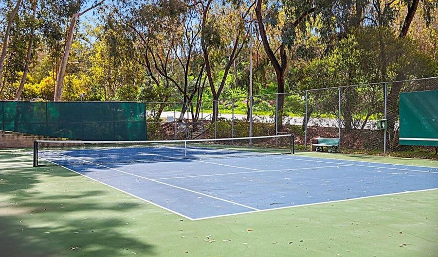 2086 Avenue Of The Trees St, Carlsbad, CA 92008 - 2 Beds, 2 Bath