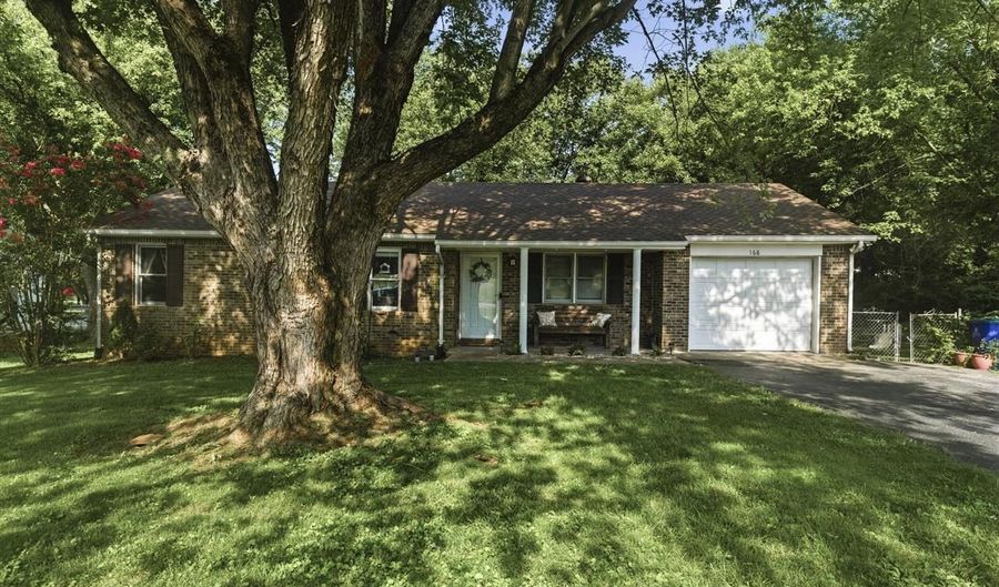 168 Circle Dr, Auburn, KY 42206 - 3 Beds, 2 Bath