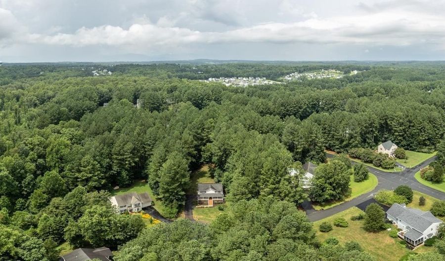 11 COTTONWOOD Dr, Barboursville, VA 22923 - 3 Beds, 3 Bath