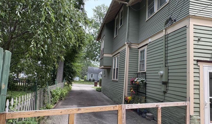 625 Gratiot Ave, Alma, MI 48801 - 4 Beds, 2 Bath