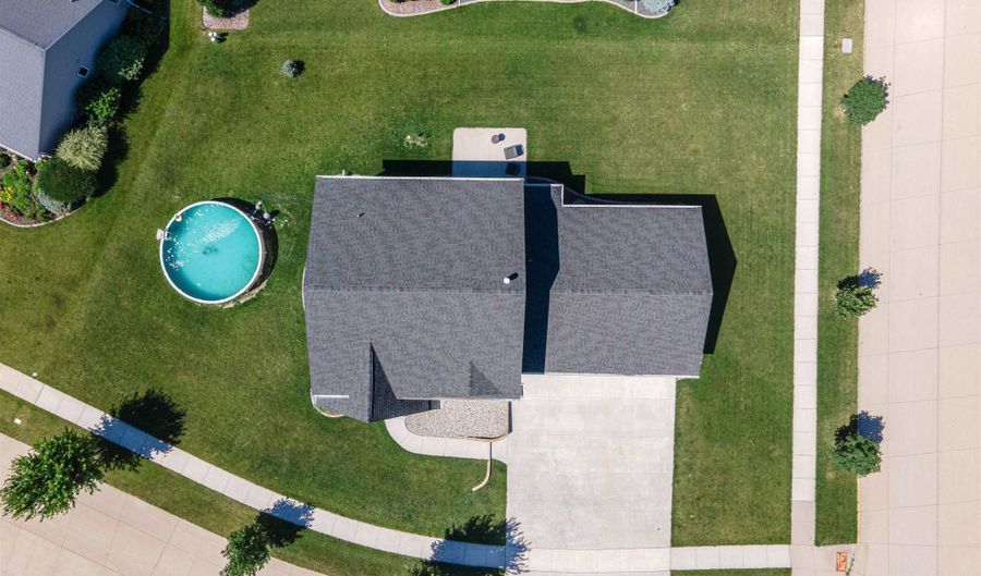 1200 KATHLEEN Ct, Appleton, WI 54915 - 4 Beds, 3 Bath