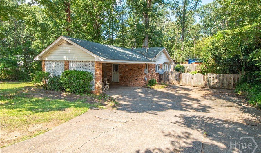 1005 College Station Rd, Athens, GA 30605 - 4 Beds, 2 Bath