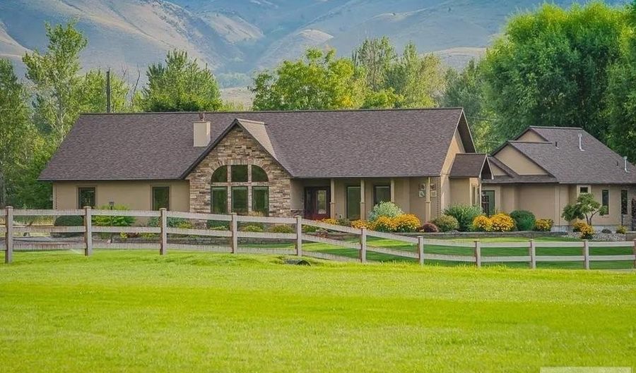 3 5 Capt Billy Boogie Way, Carmen, ID 83462 - 5 Beds, 4 Bath