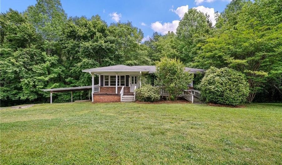 871 Cherokee Dr, Tallapoosa, GA 30176 - 3 Beds, 2 Bath