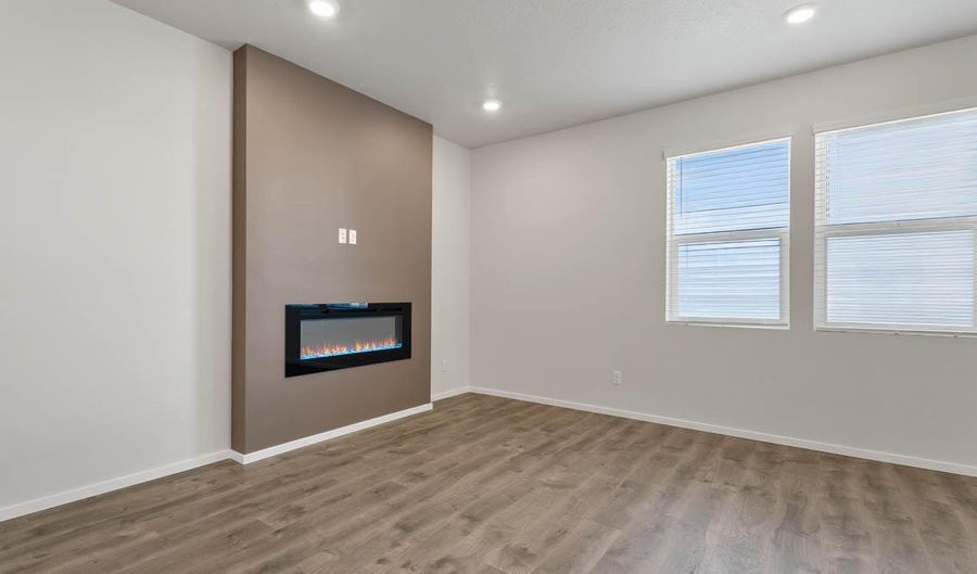 61187 Splendor Ln, Bend, OR 97702 - 5 Beds, 3 Bath