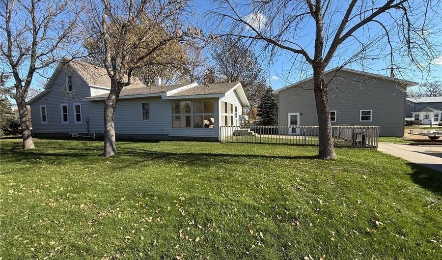 416 3rd St, Bruce, SD 57220 - 3 Beds, 2 Bath