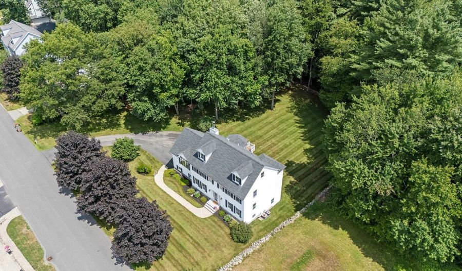 6 Carriage Chase Ln, Atkinson, NH 03811 - 4 Beds, 4 Bath