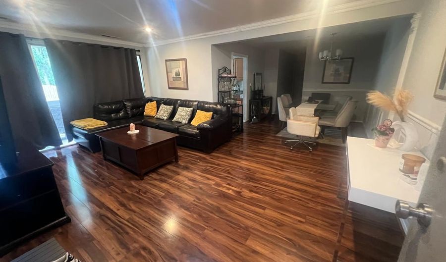 5618 BLOOMFIELD Dr 101, Alexandria, VA 22312 - 2 Beds, 2 Bath