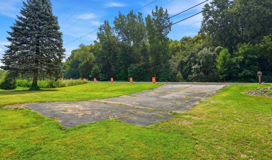 2915 E State Rd, Albion, IN 46701 - 0 Beds, 0 Bath