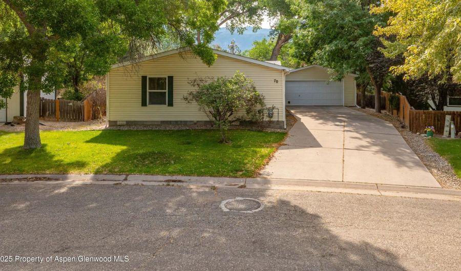 70 Queen City Cir, Battlement Mesa, CO 81635 - 3 Beds, 2 Bath