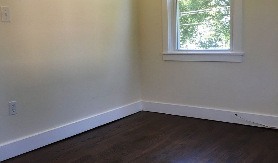8 High Ridge Dr, Bridgeport, CT 06606 - 2 Beds, 1 Bath