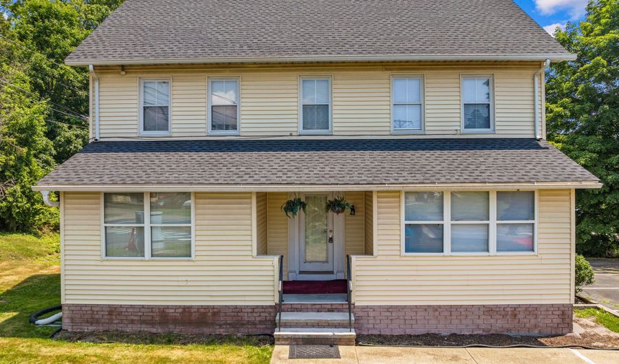 85 School Ground Rd, Branford, CT 06405 - 0 Beds, 2 Bath