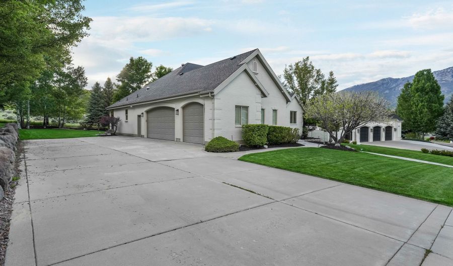 584 S SILVER, Alpine, UT 84004 - 7 Beds, 5 Bath