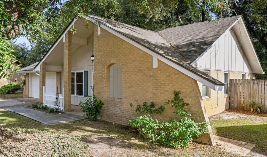 8 Hartford Pl, Gulfport, MS 39507 - 3 Beds, 2 Bath