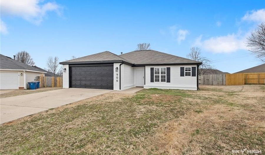 906 SW Terry Ln, Bentonville, AR 72712 - 3 Beds, 2 Bath