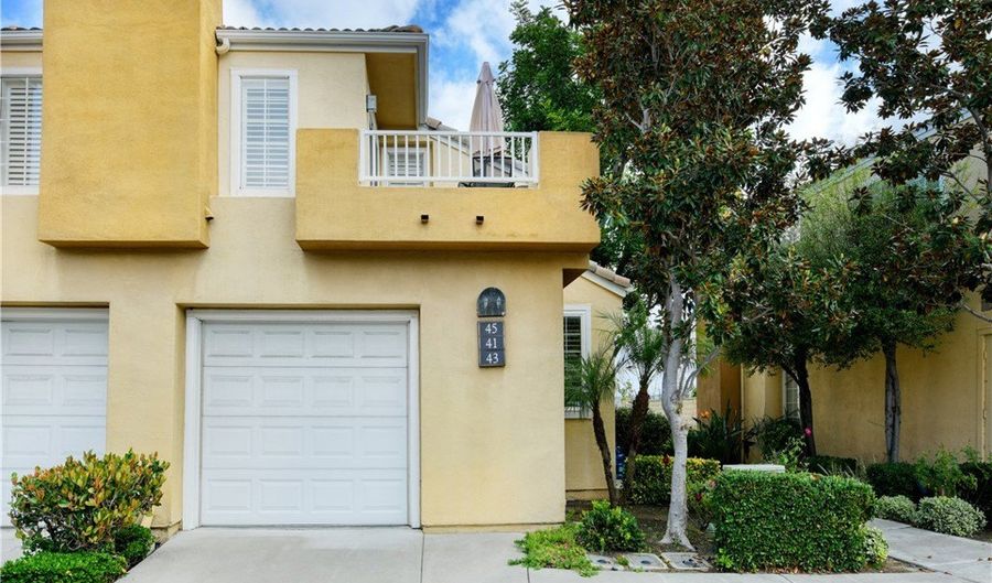 45 Sandcastle, Aliso Viejo, CA 92656 - 2 Beds, 2 Bath