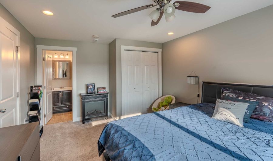 2012 NW Applewood St, Ankeny, IA 50023 - 5 Beds, 4 Bath