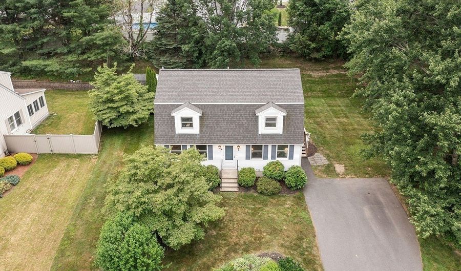7 Robbins Rd, Ayer, MA 01432 - 5 Beds, 2 Bath