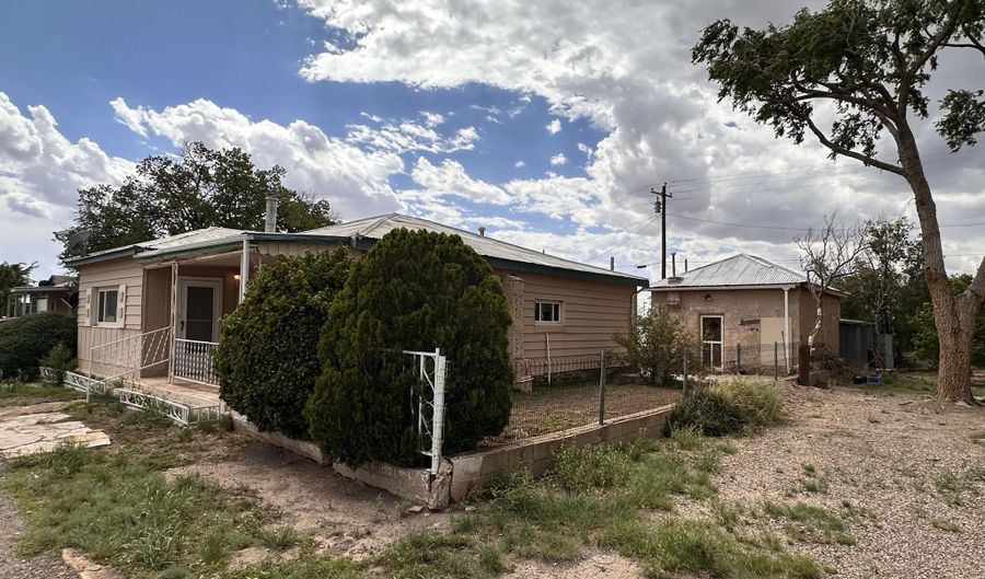 402 Aspen Ave, Carrizozo, NM 88301 - 2 Beds, 1 Bath