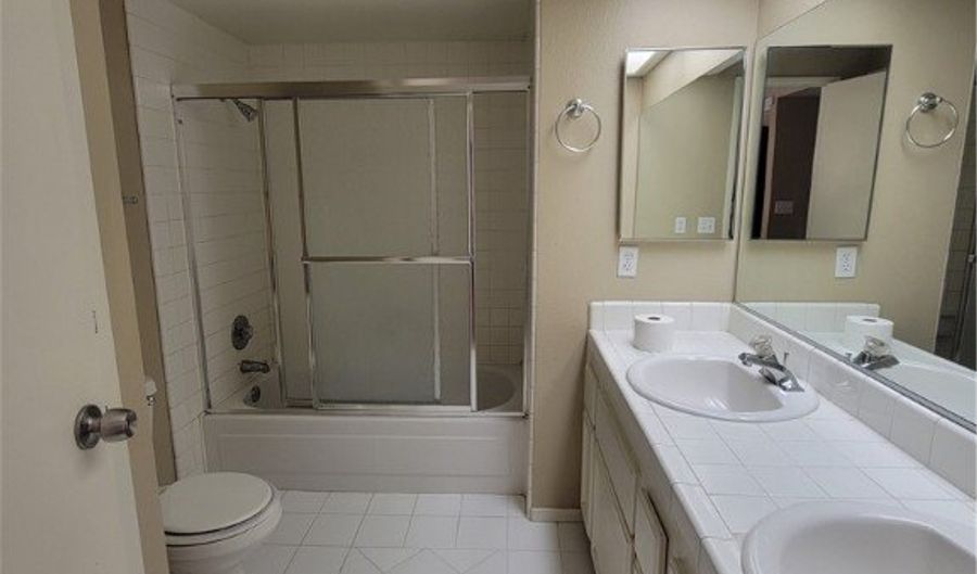 65 MEGAN Dr, Henderson, NV 89074 - 3 Beds, 3 Bath