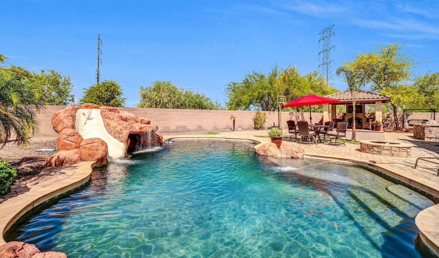 11965 W MONTE VISTA Rd, Avondale, AZ 85392 - 5 Beds, 3 Bath