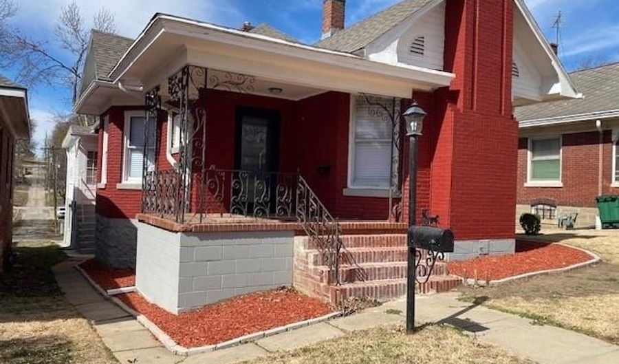 309 N 12th St, Atchison, KS 66002 - 2 Beds, 2 Bath