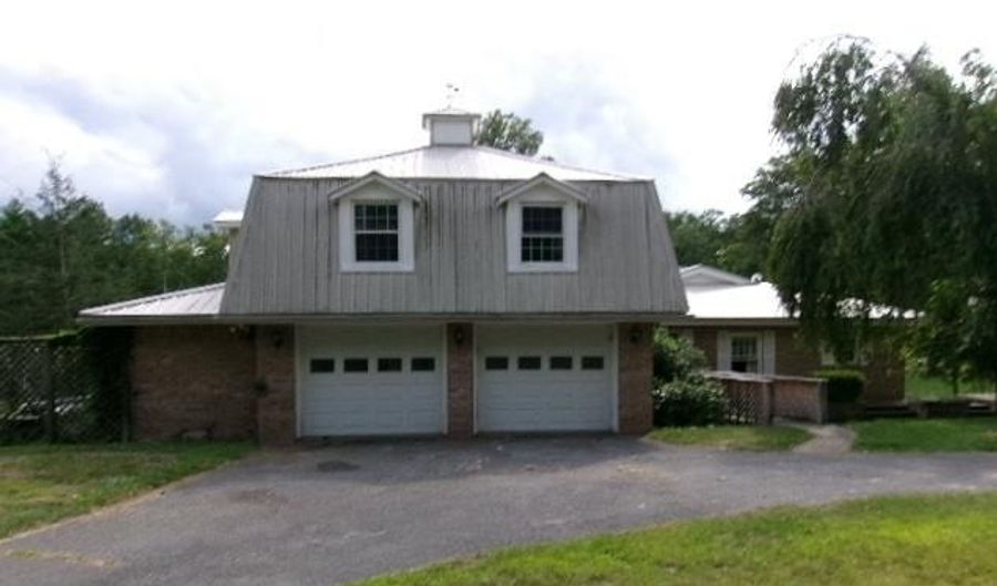 396 Woodbrier Estates Rd, Alderson, WV 24910 - 6 Beds, 3 Bath