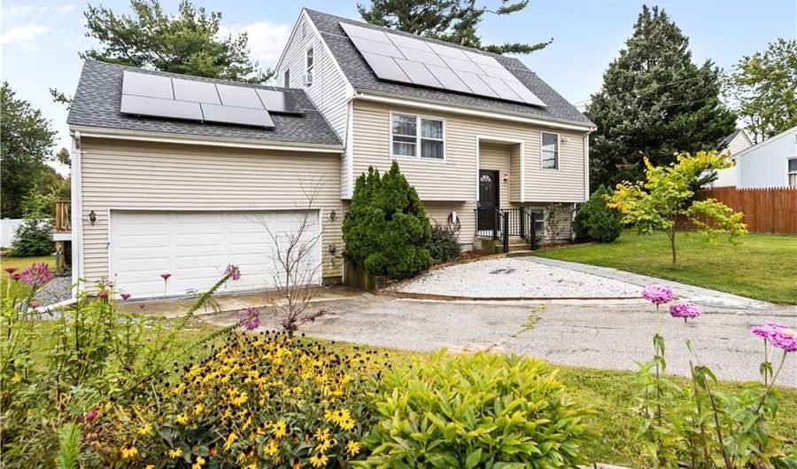 7 Jill Ct, East Providence, RI 02915 - 4 Beds, 4 Bath