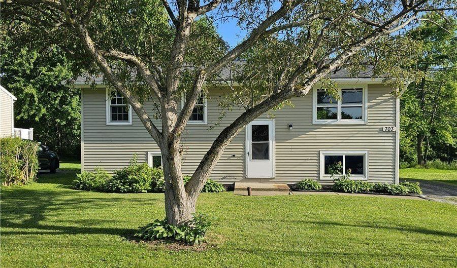 703 Beach Rd, Angola, NY 14006 - 3 Beds, 1 Bath