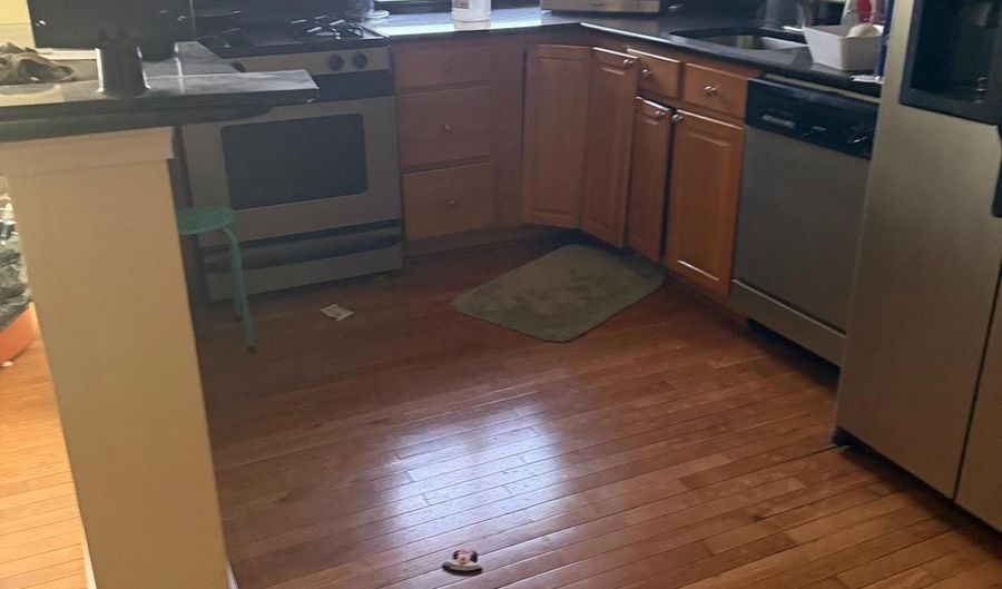 2215 HUNTER Pl SE 303, Washington, DC 20020 - 2 Beds, 1 Bath